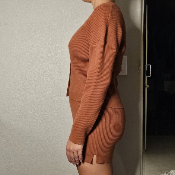 Womens Crescent 2 Piece Rust Colored Lounge Set Button Front Top & Shorts Medium - Picture 3 of 9